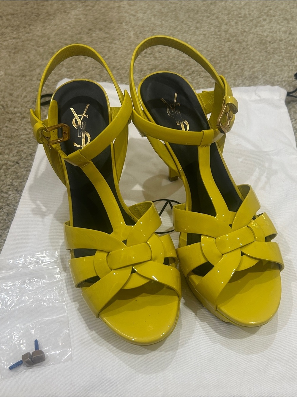 Yves Saint Laurent Tribute Yellow patent leather T-Strap Platform Sandals EU 38 - Picture 13 of 13
